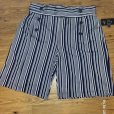 NWT Navy Stripe Stretch Walking Bermuda Shorts Size Small