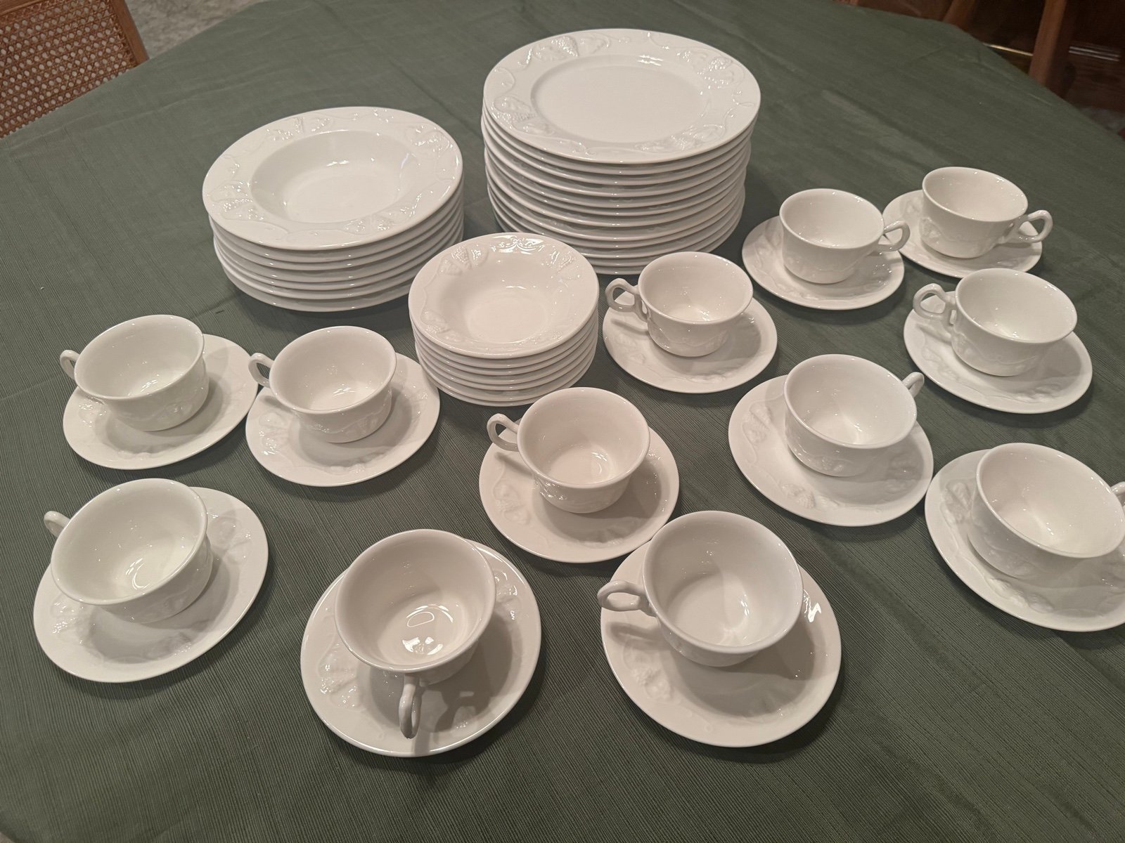 Vintage white Red Cliff Ironstone 'Grape' Dinnerware Plates Bowls, tea Cups, Sau