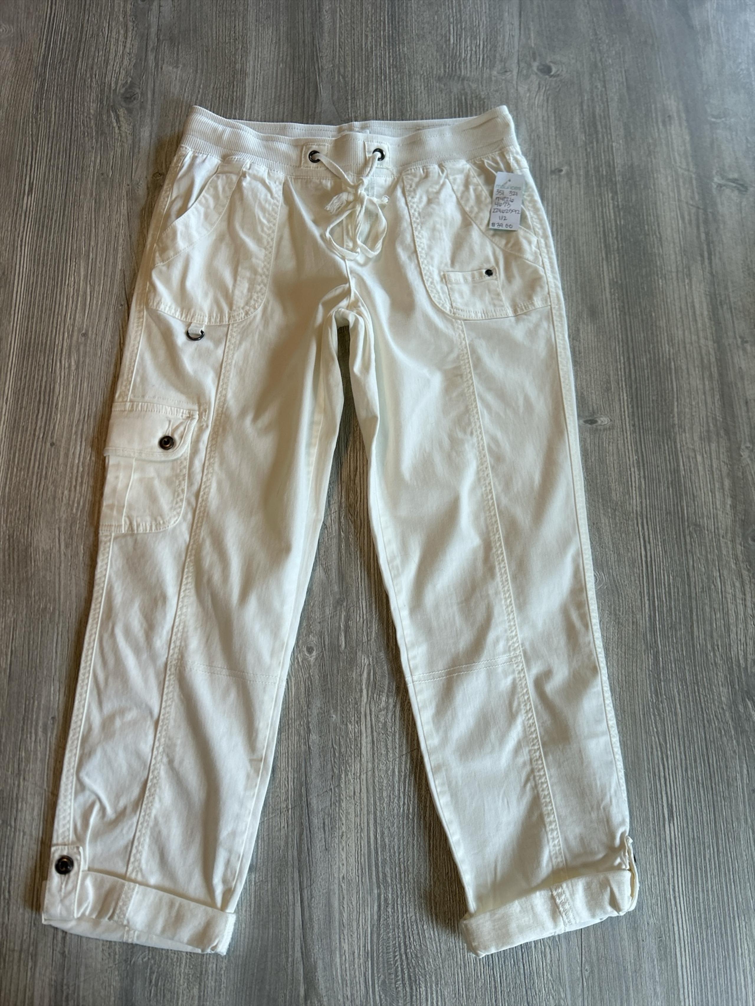 NWT Maurices Women's Cargo Capri Pants White Size 1/2 Flat Front Cotton Casual.