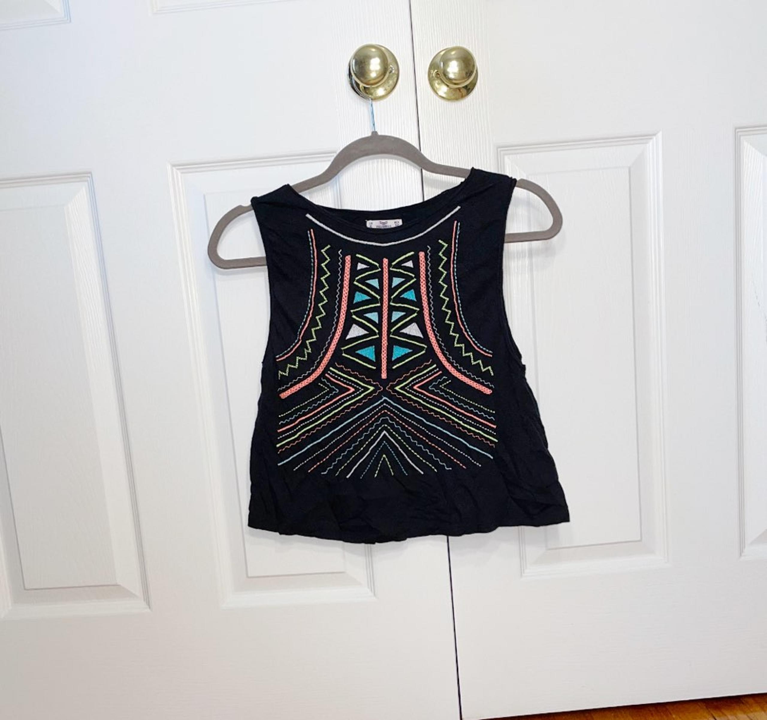 Pull&bear women’s black graphic tank top