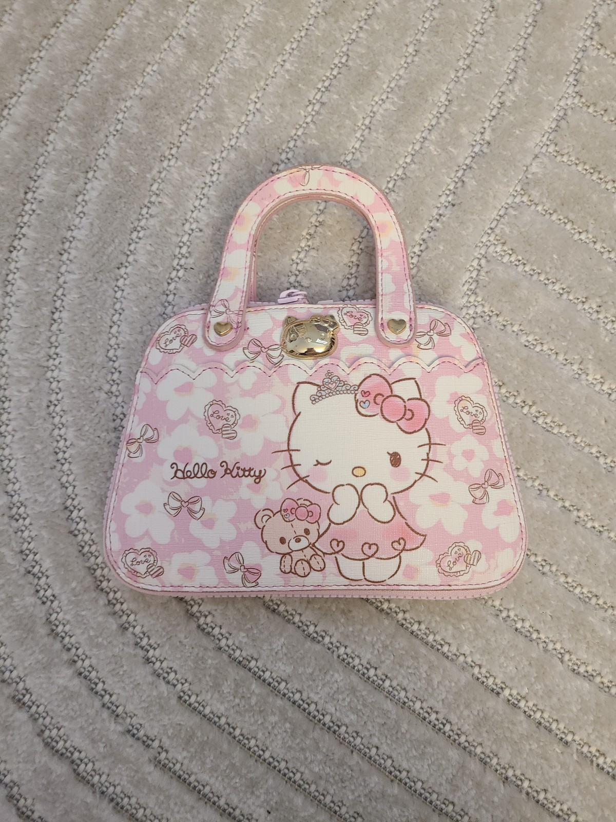 Hello Kitty x Dearisimo Convertible Tote