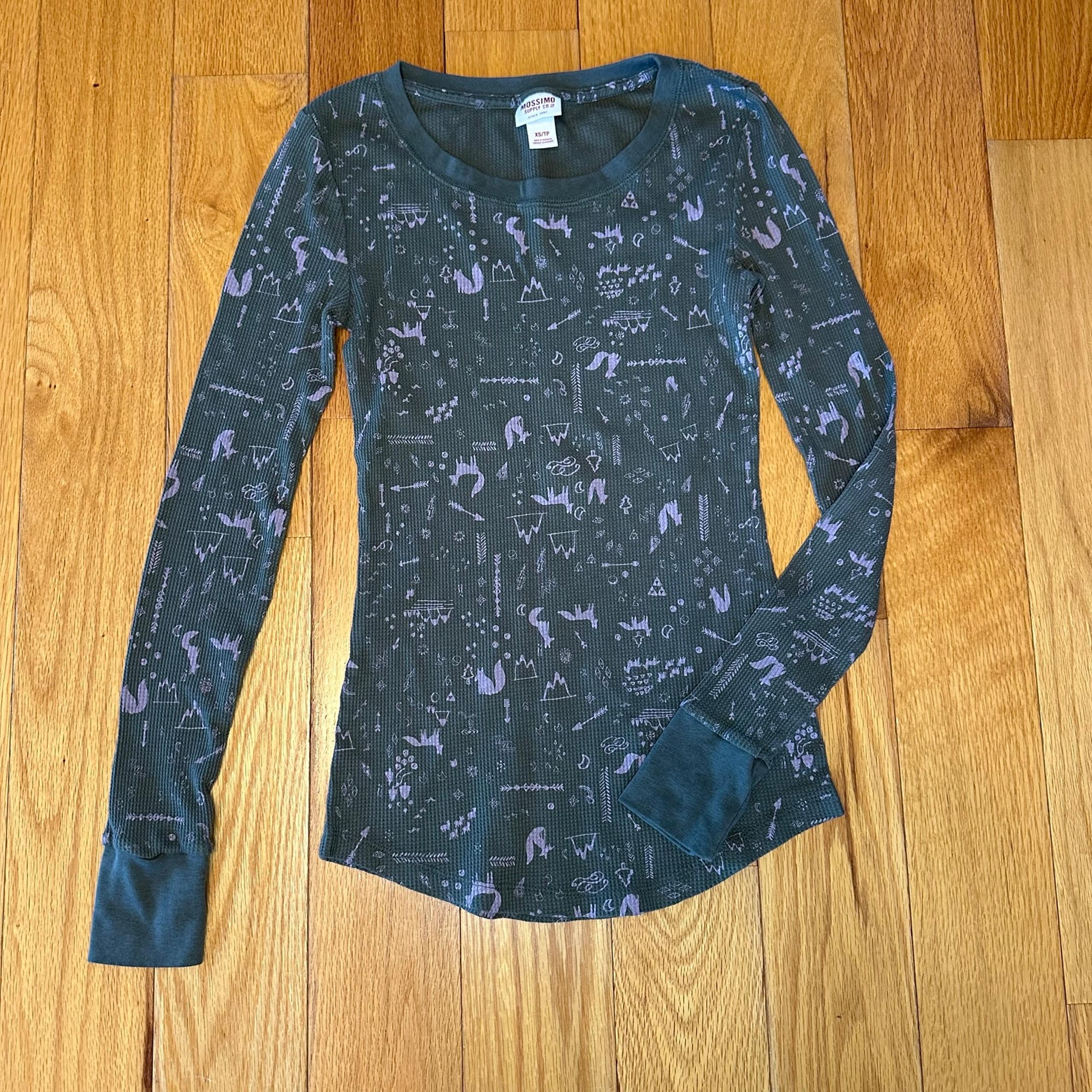 Mossimo thermal wilderness themed thermal long sleeve