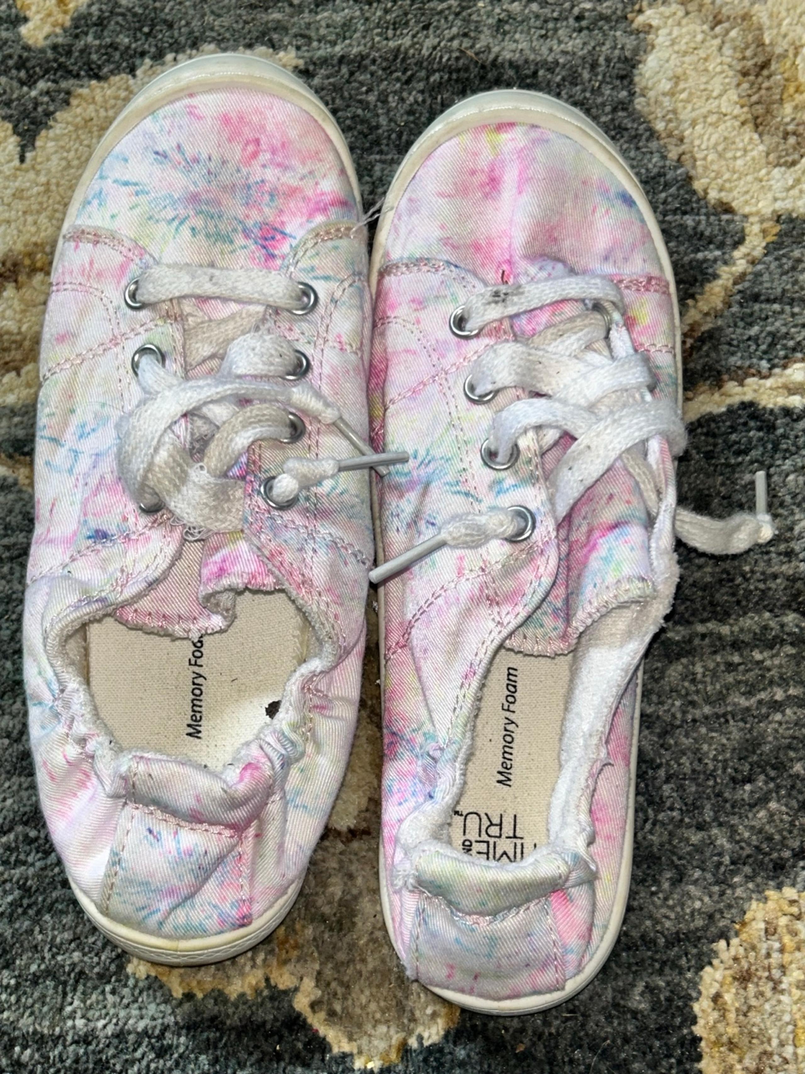 Time & Tru Tie-dye Slip On Shoes Size 6.5