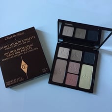 Charlotte Tilbury Instant look in a pale