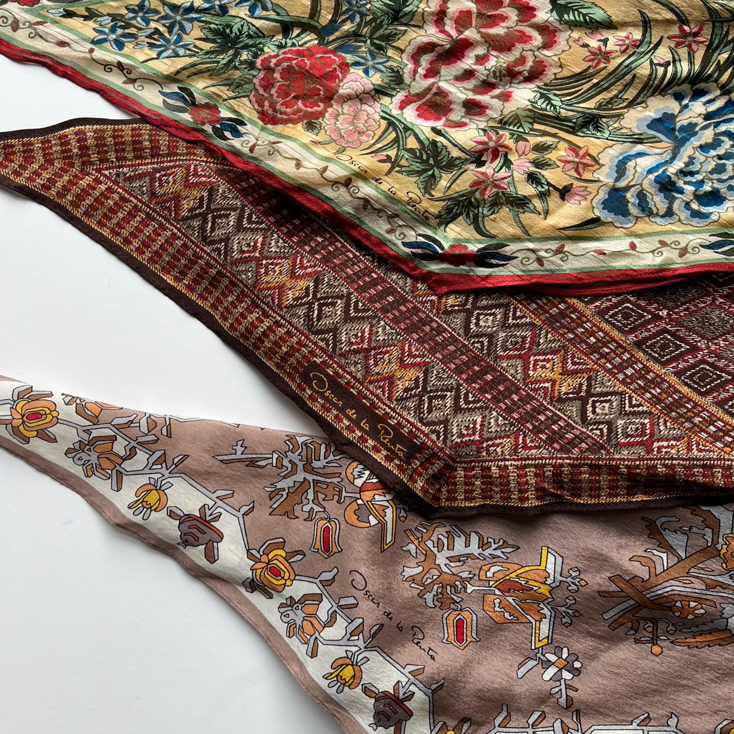 VINTAGE OSCAR DE LA RENTA NECK SCARF set of 3