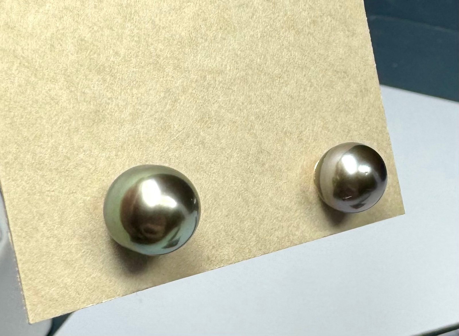 14k Gold Natural Pearl Stud Earrings