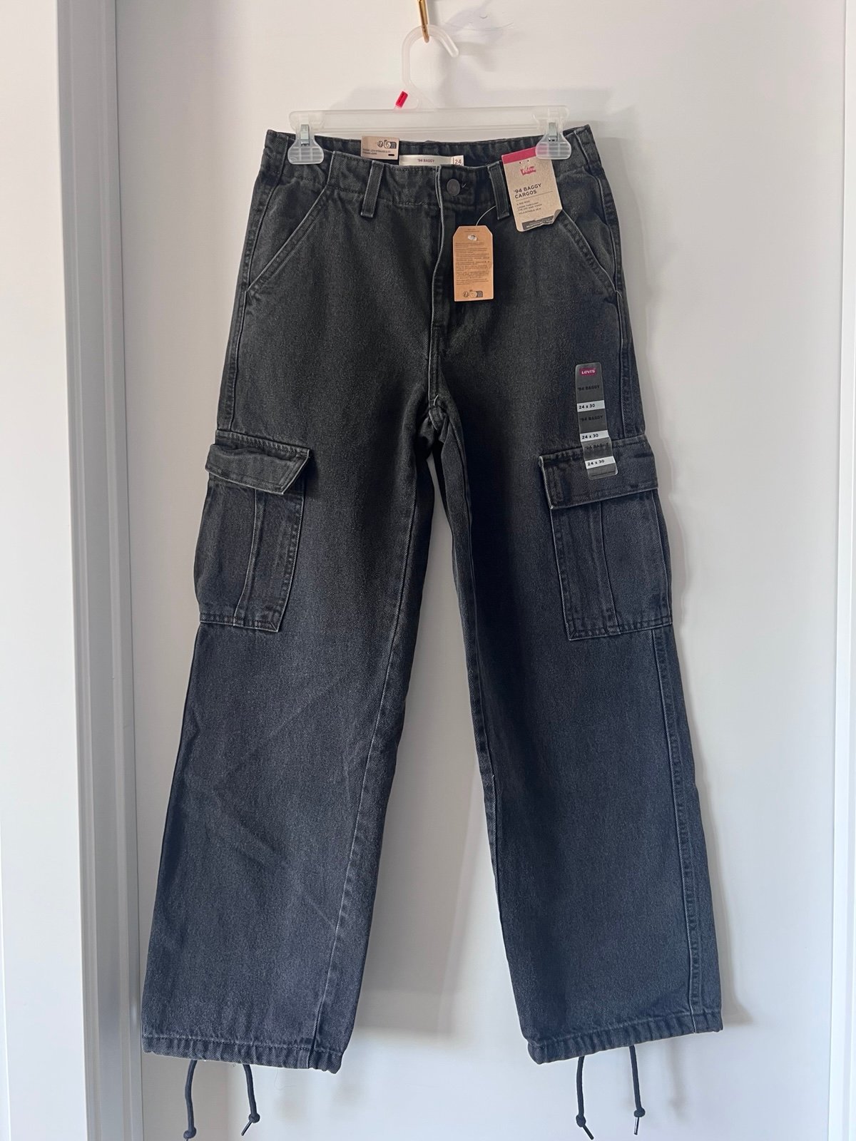 NWT Women’s Levi’s 94 Baggy Cargo Jeans