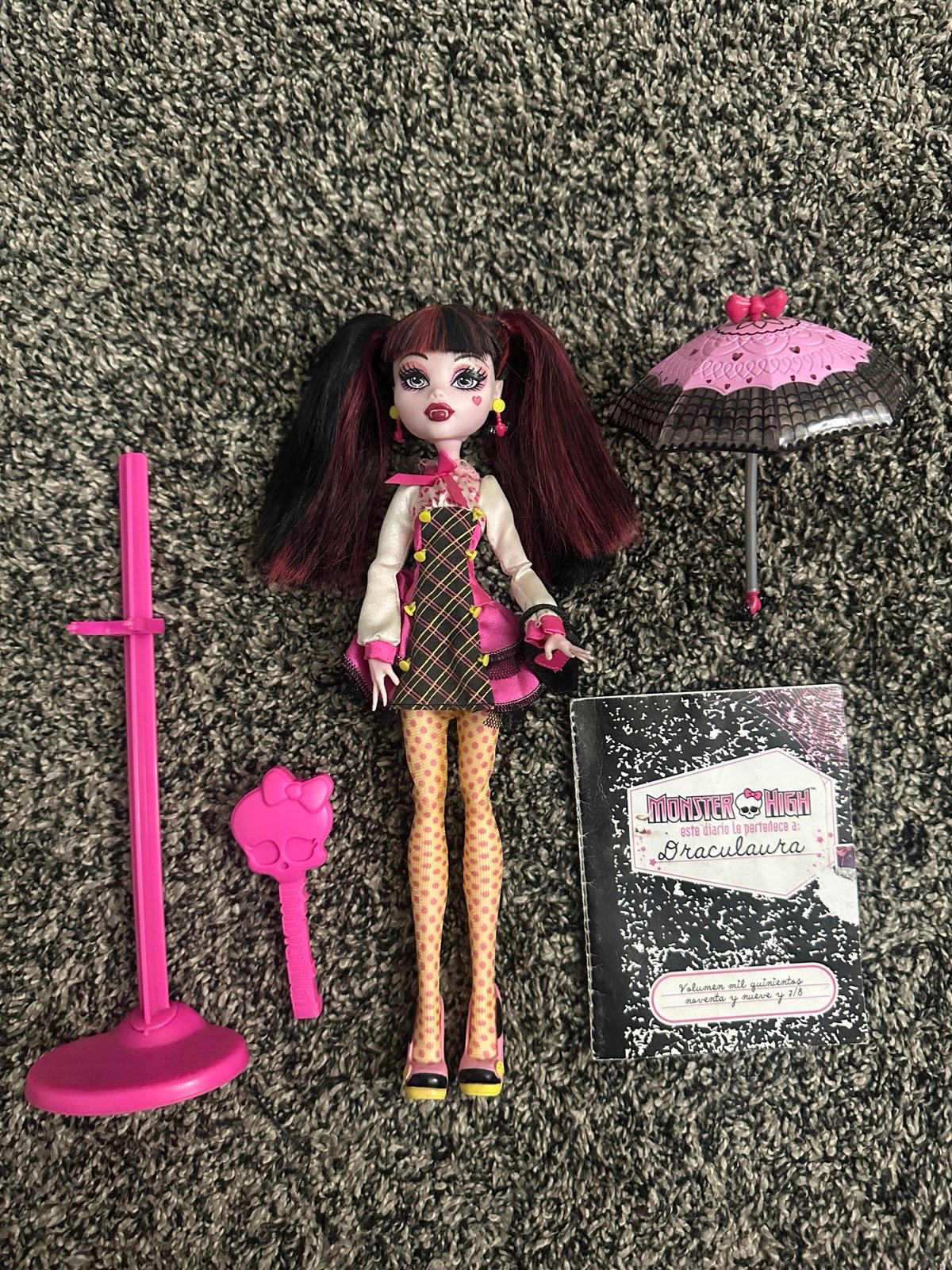 Monster High Forbitten Love/Schools Out Draculaura Doll