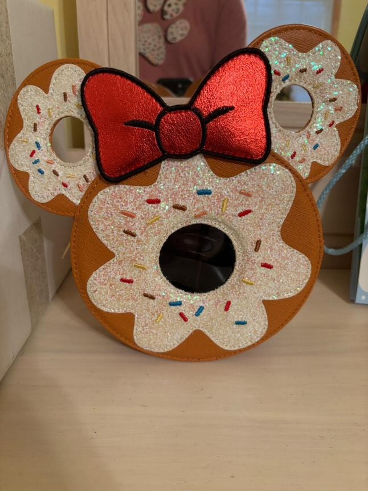 Loungefly Danielle Nicole Minnie Mouse crossbody donut bag