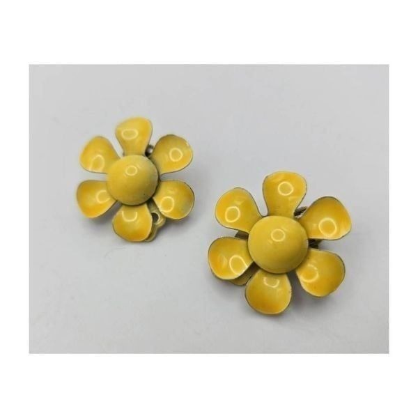 Vintage 1960s Midcentury Yellow Enamel Daisy Clip on Earrings