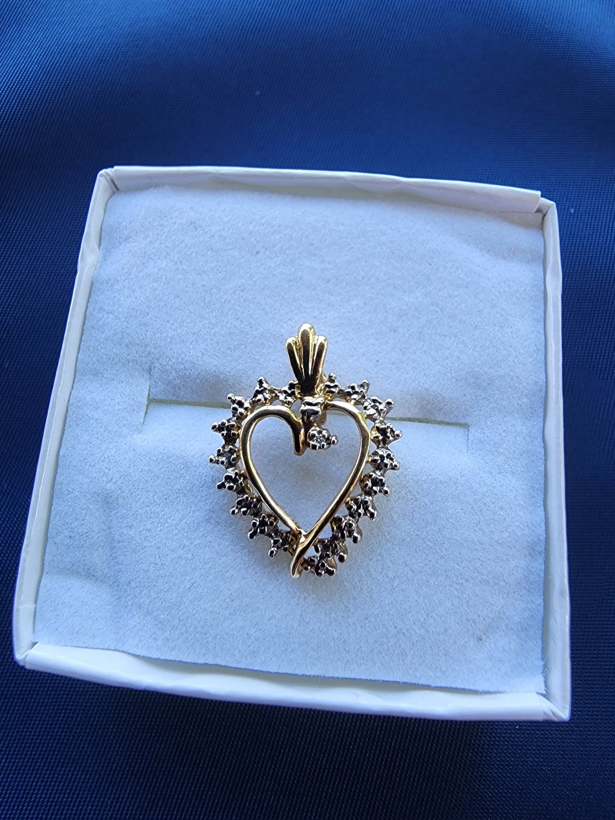 10K Gold Heart Pendant