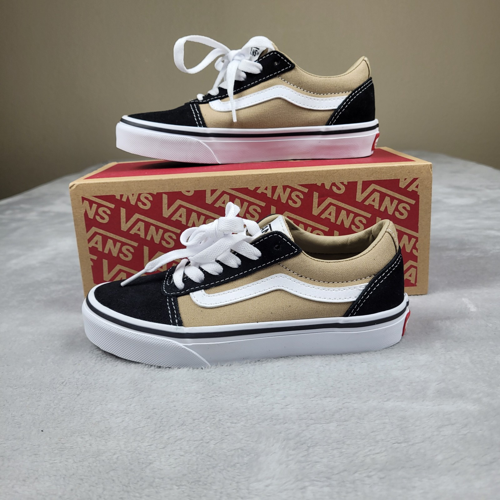 NWT Vans Low Top Kids Boys Sneakers Shoes Suede Canvas Black Brown Youth Size 1
