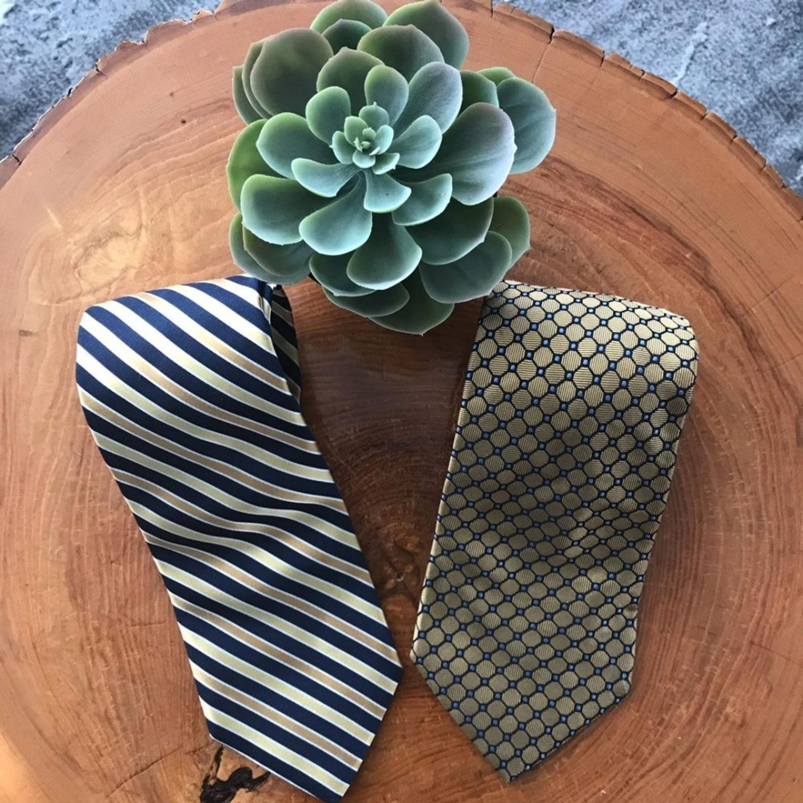 Nautica men ties set of 2, 100% silk, yellow and blue