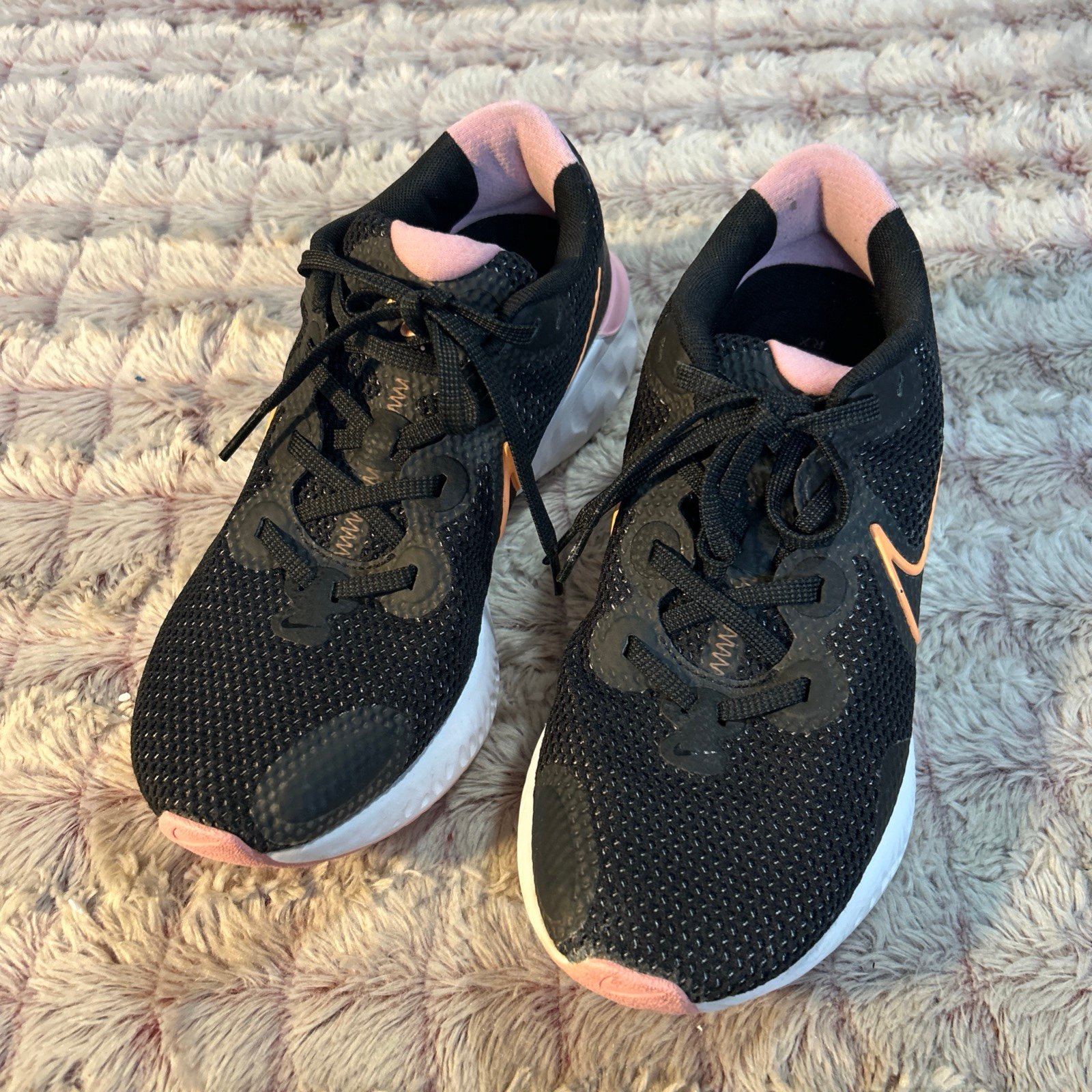 Nike Renew Women's sneakers size 9
