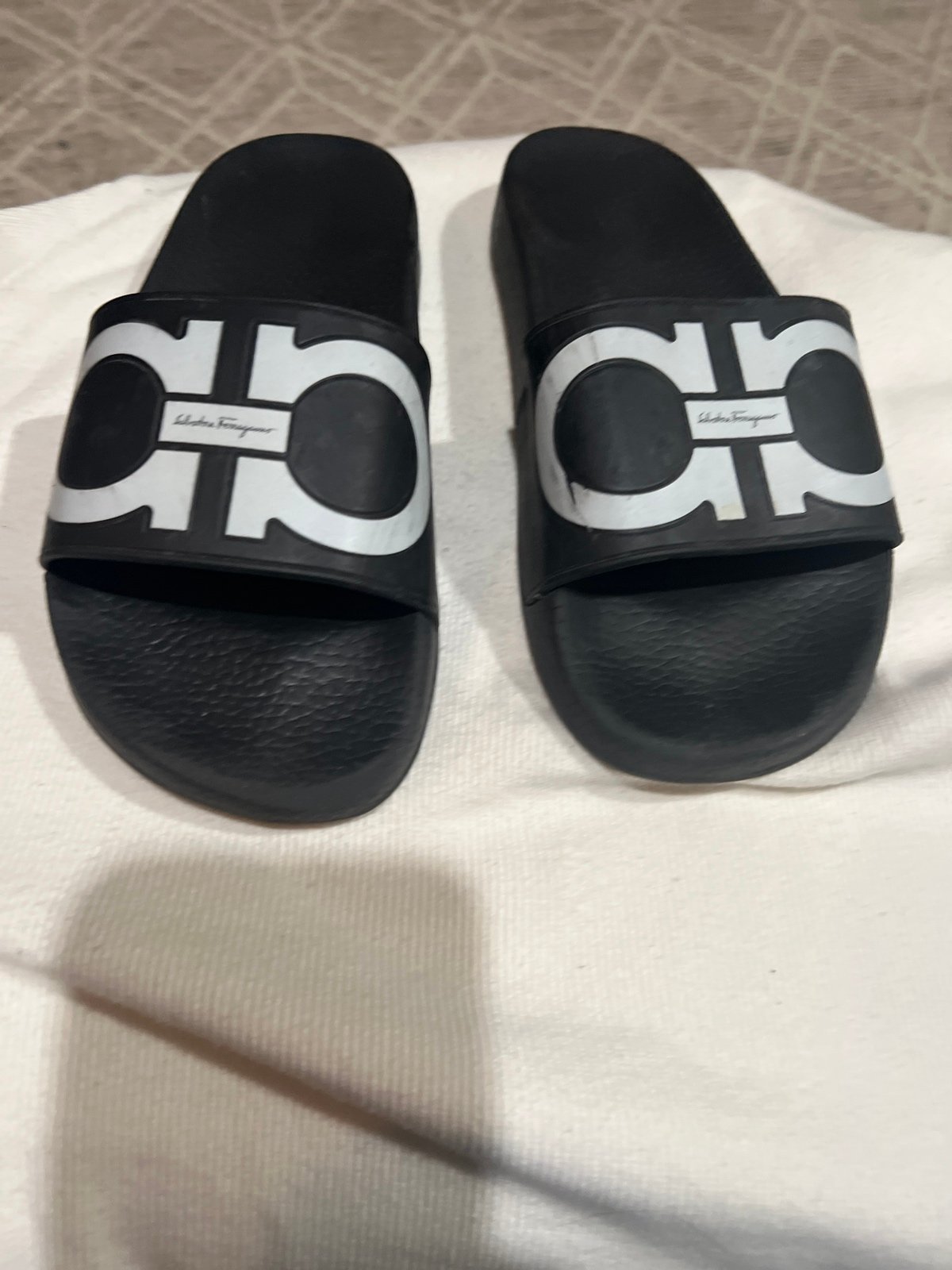 Salvatore Ferragamo Groove Black/ White pool slides sandals 7M Women