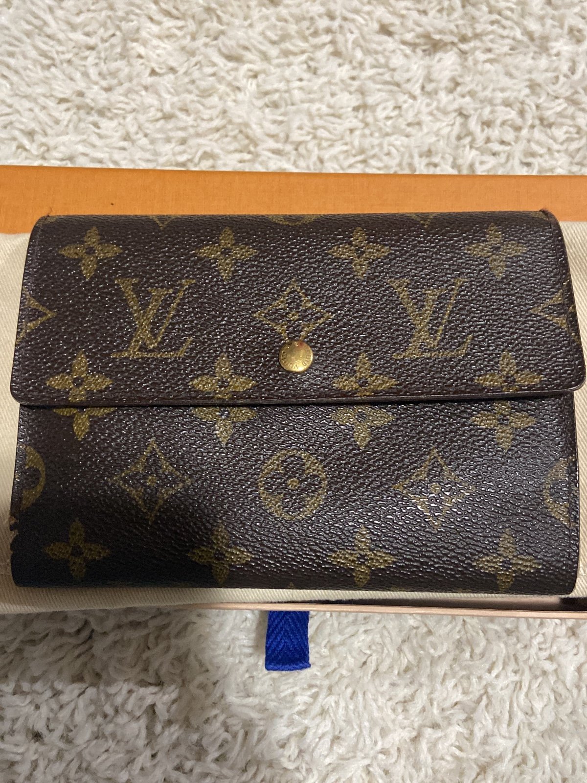 Louis Vuitton Monogram wallet