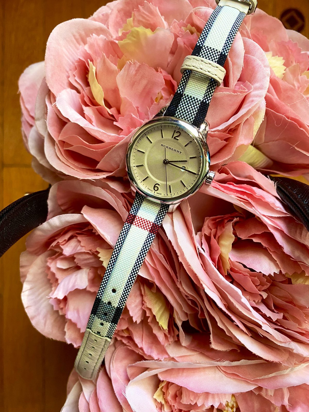 burberry watch womens red