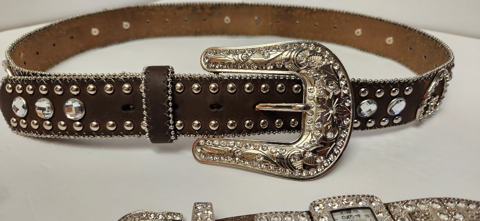 Gipsy belt and watch.