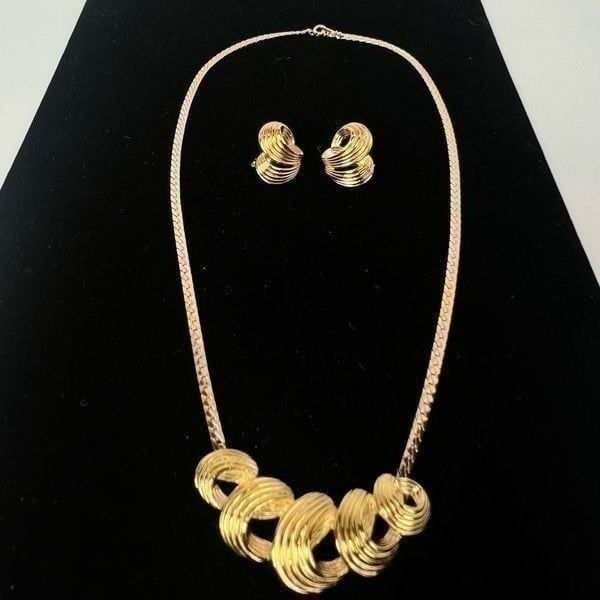 Vintage Avon Chocker Necklace Earrings Set Gold Tone Fancy Link Clip On 80s