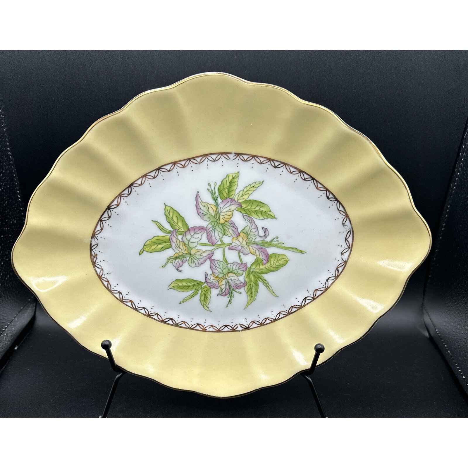 Rare English Garden Floral Decorated Oval Scalloped Plate Andrea by Sadek 5O