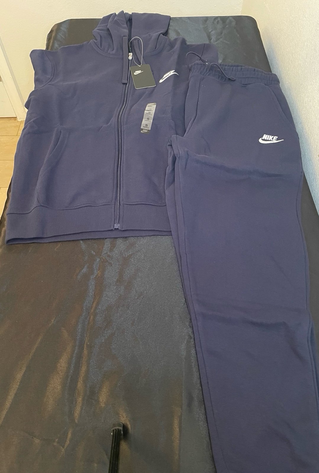 Nike Tech men’s tracksuit size small