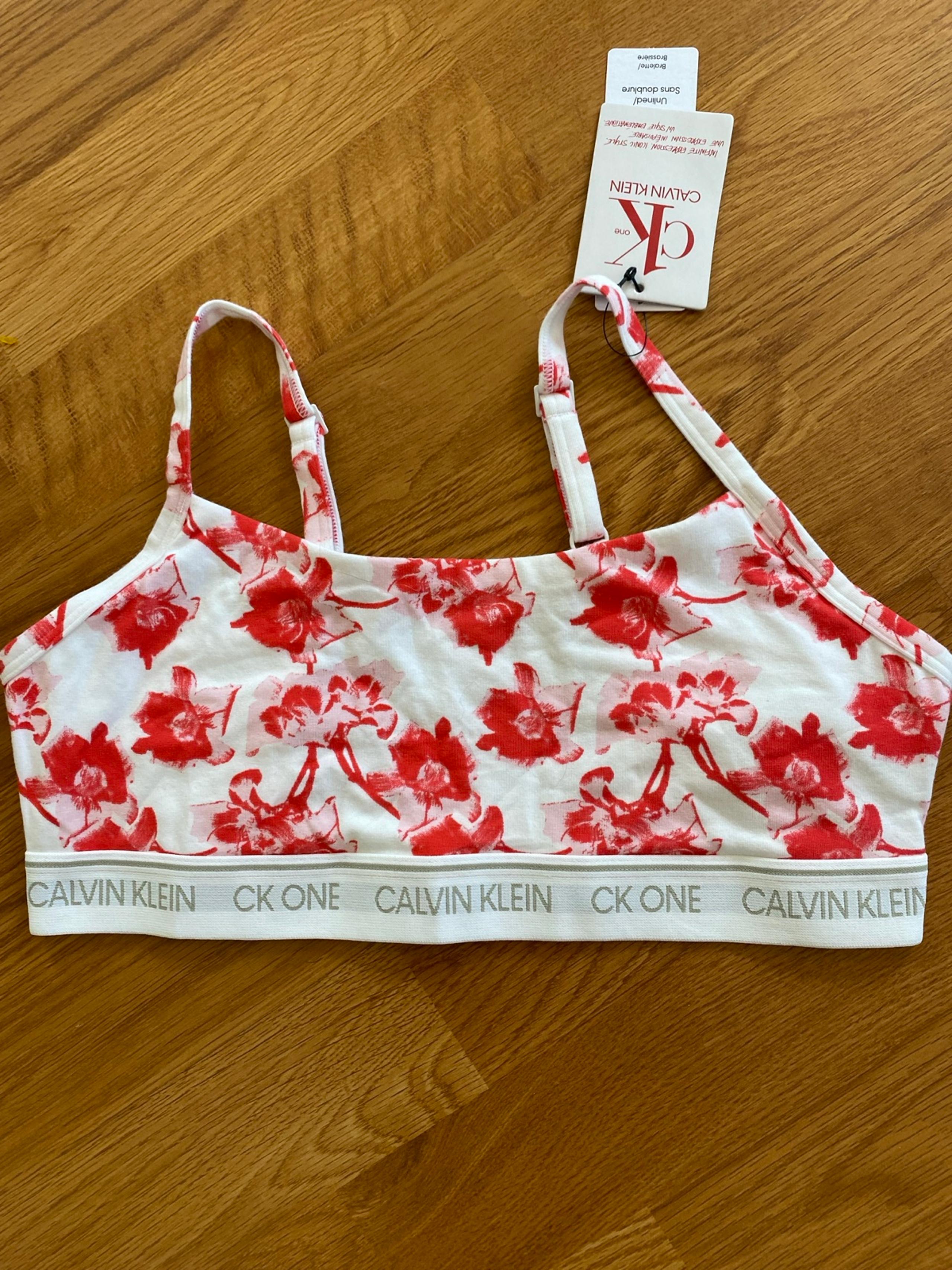 New women’s Calvin Klein Sz M sport bra