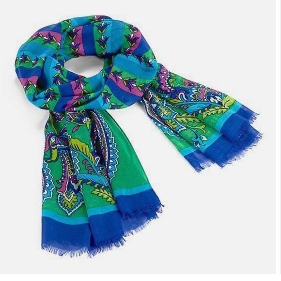 Vera Bradley Soft Fringe Emerald Paisley Scarf NWT