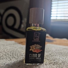 Dua cloud of caramel vanilla
