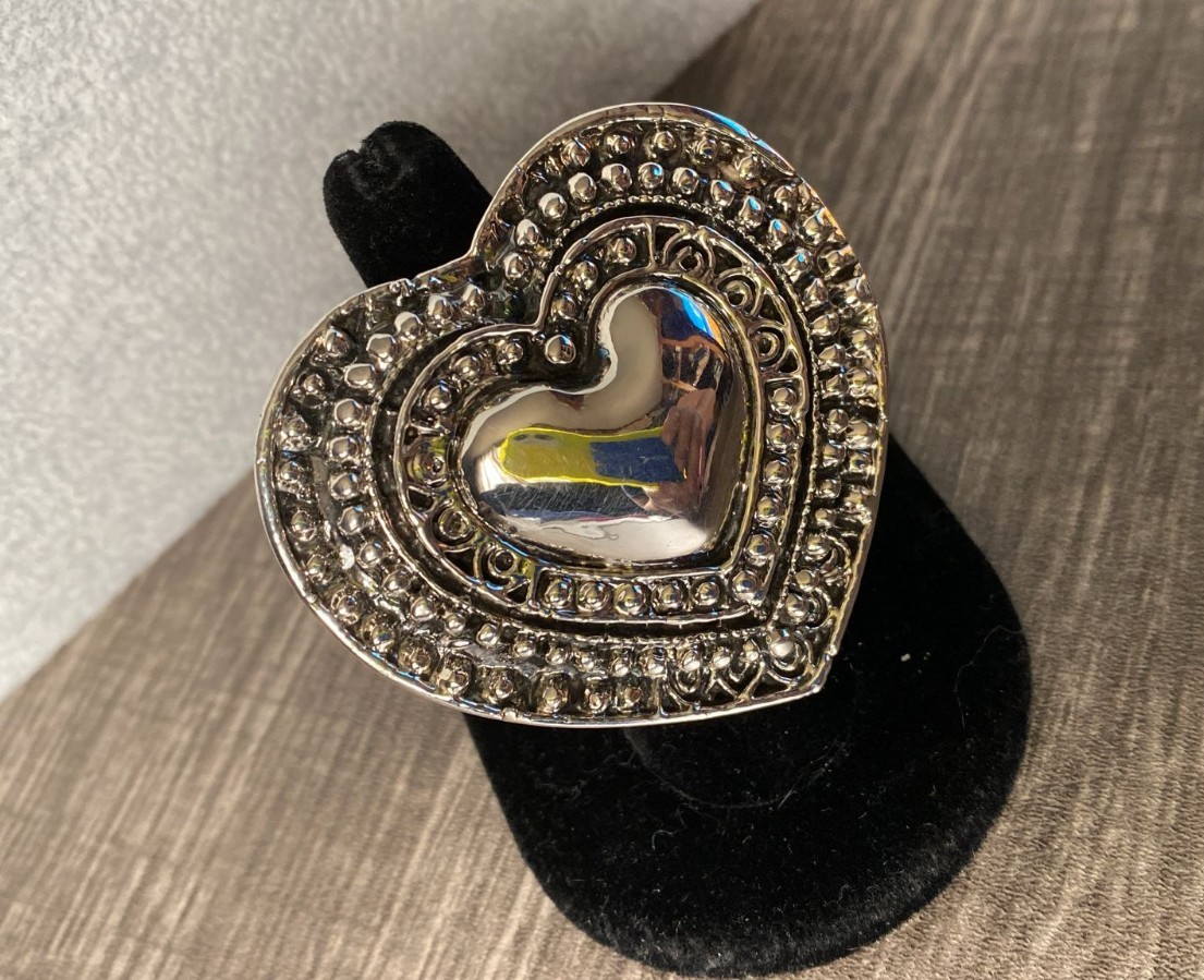 Sweet Large Heart Ring size 7.5 Sterling Silver 9.25