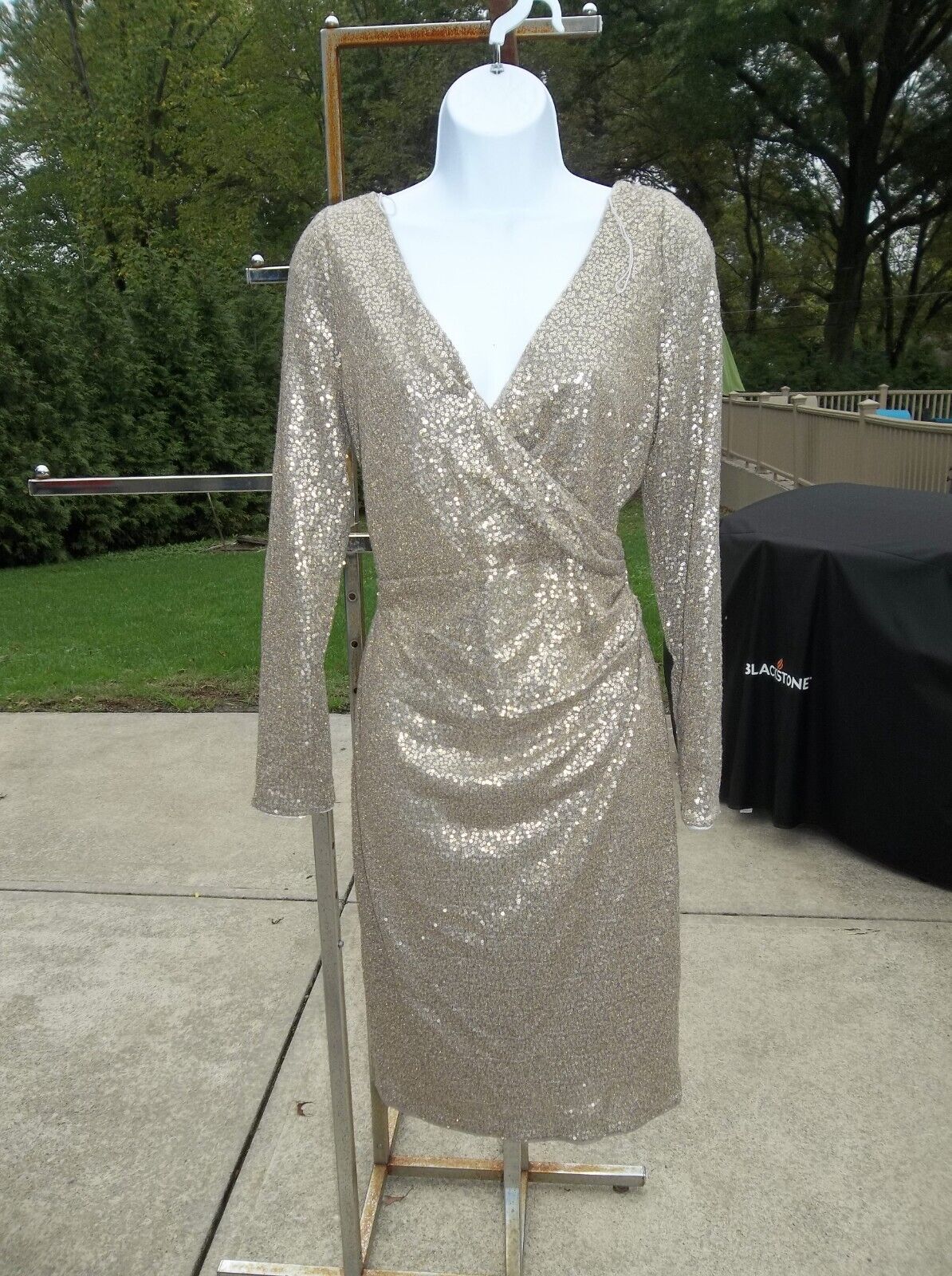 NWOT AIDAN MATTOX GOLD SEQUIN DRESS 12