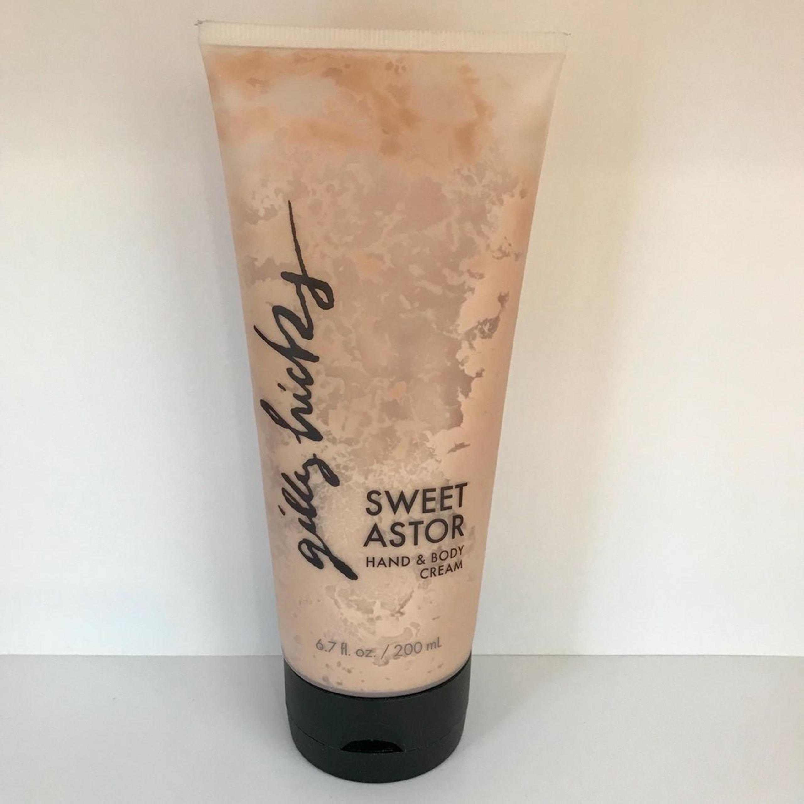 Gilly Hicks SWEET ASTOR Rhubarb Vanilla