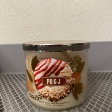 Bath and Body Works Candle “PB&J” RARE NEW