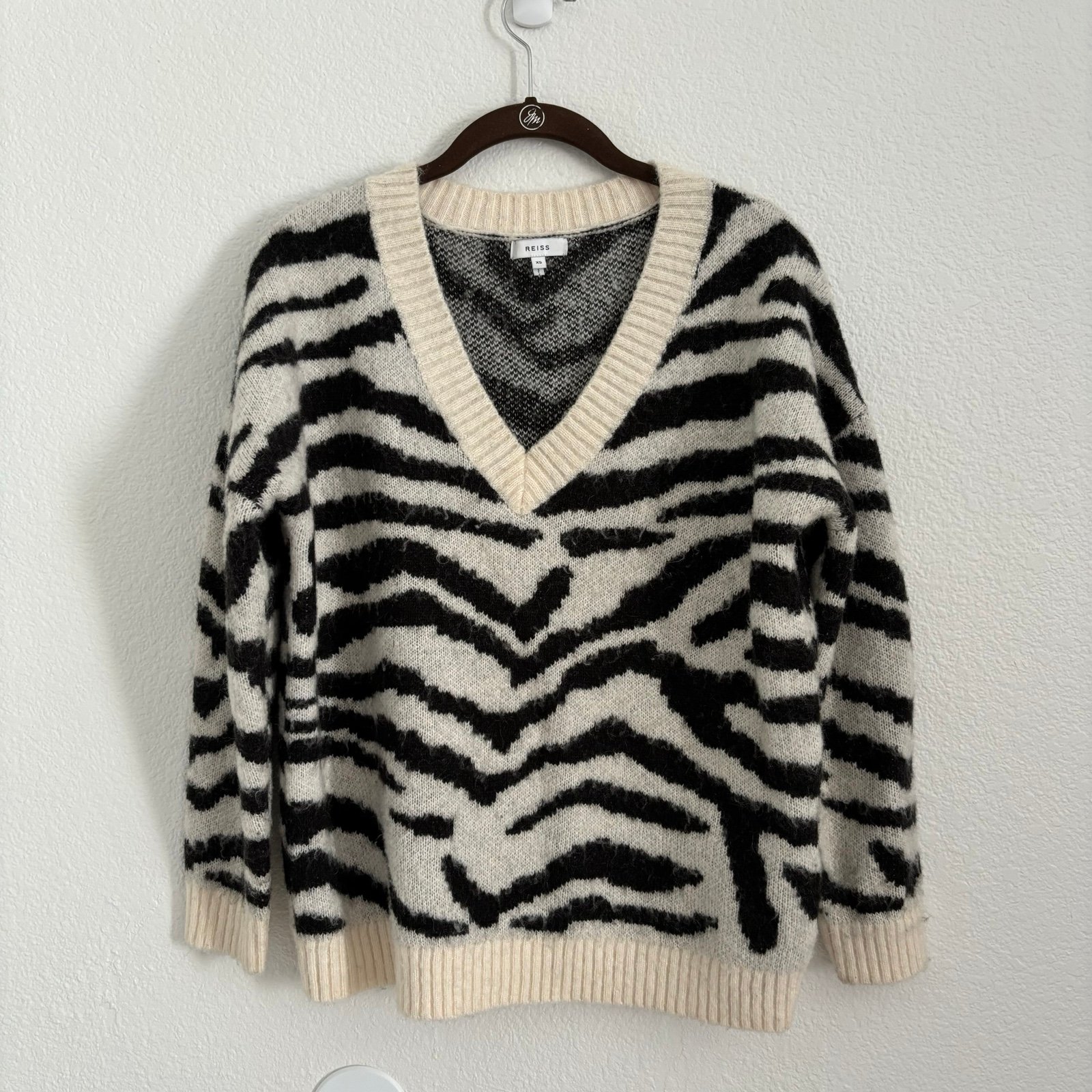 Reiss Women's Size XS Black/White Zana Zebra Print V-Neck Sweater