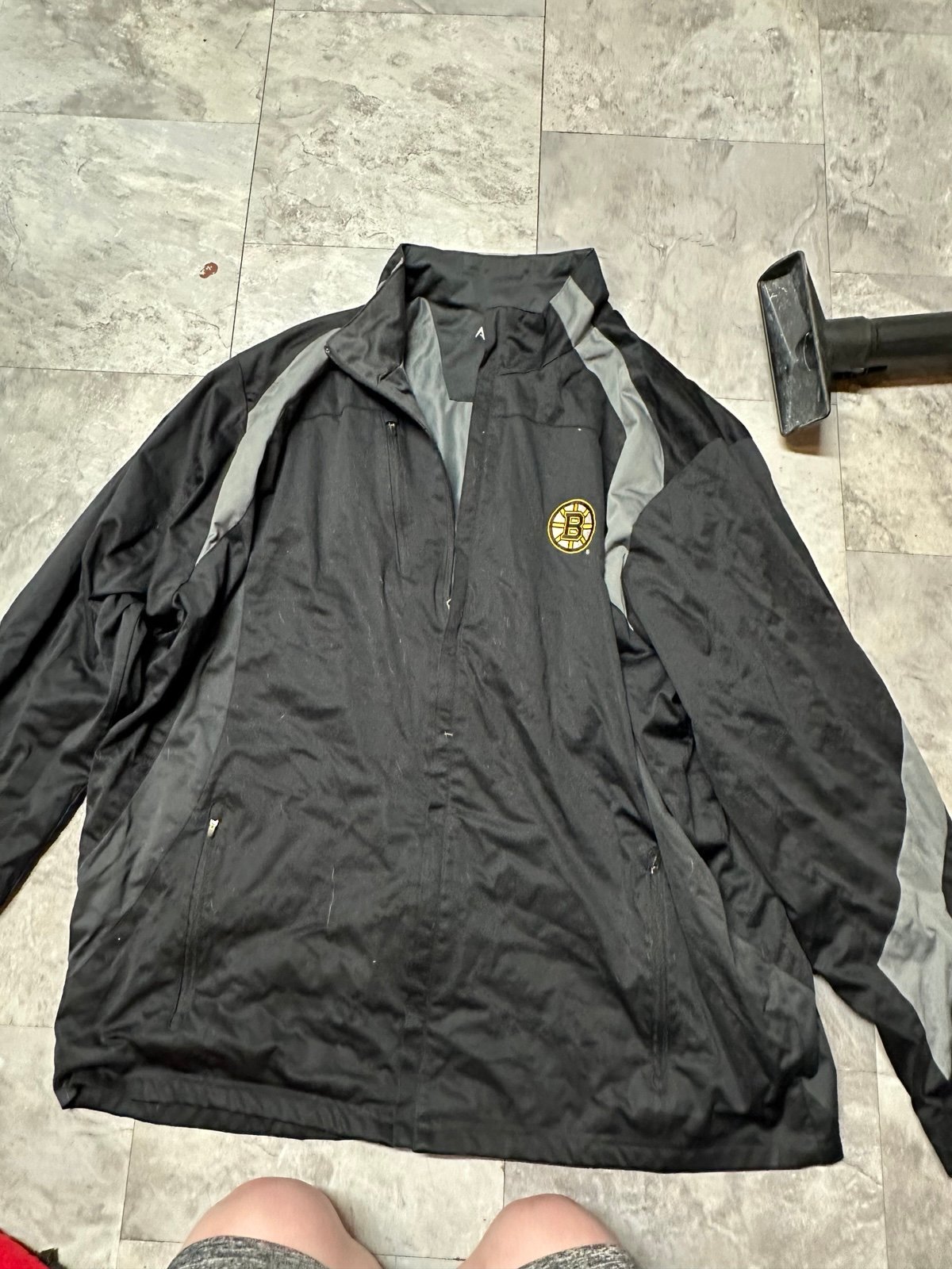 Bruins windbreaker size xxl