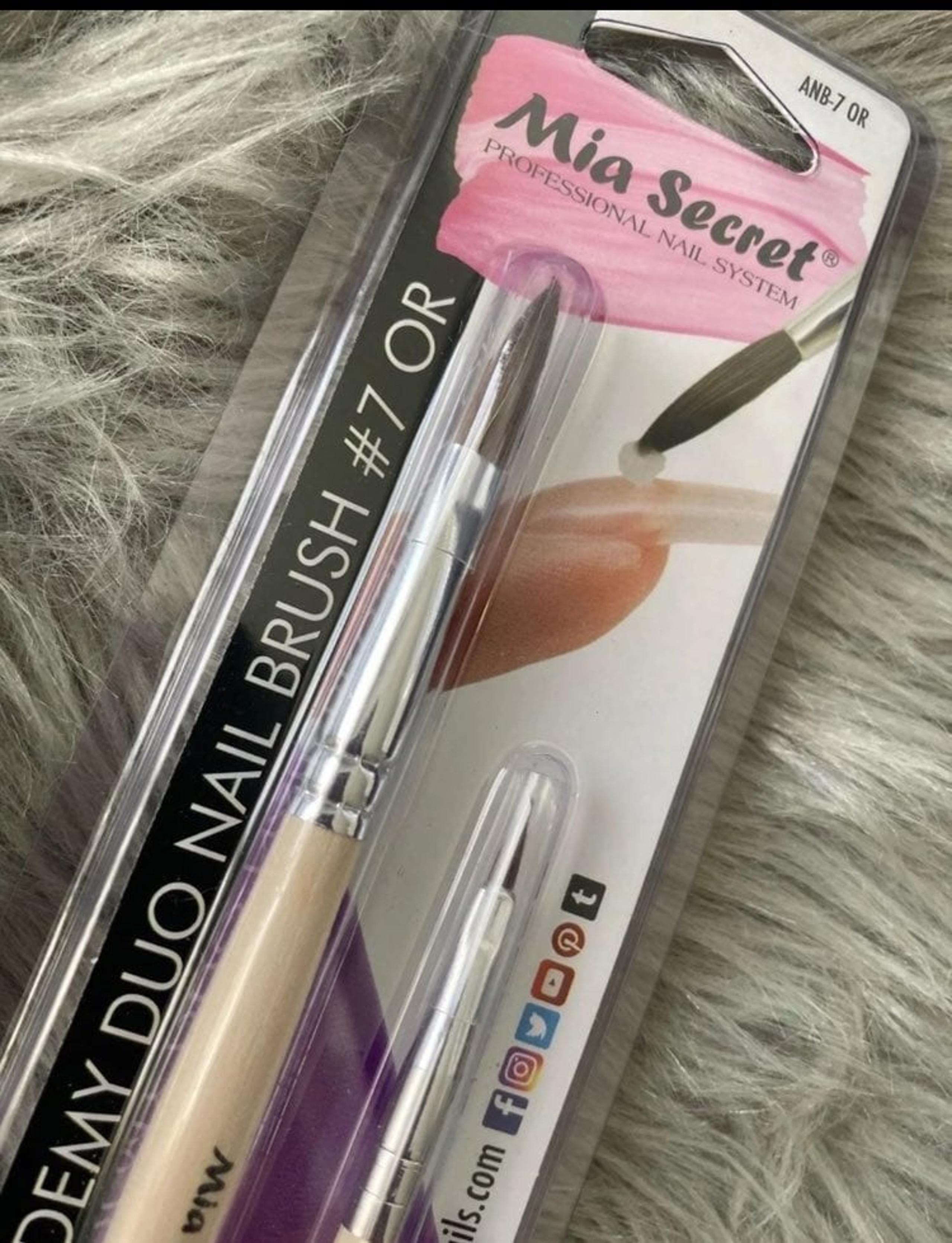 #8 acrylic nail brush MIA SECRET