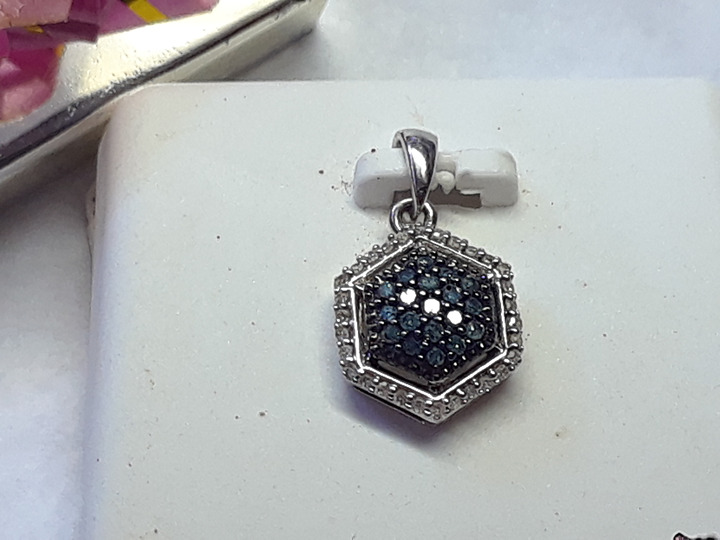 .17ctw Natural Blue & White Diamond Pear shape 10KT White Gold Drop Pendant19904