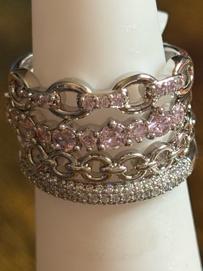 Bomb Party Delicate size 8 pink on rhodium