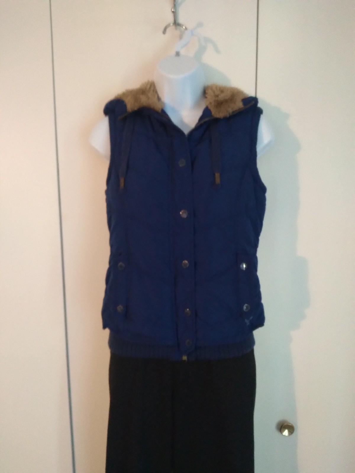 American Eagle women's navy hooded vest size Small