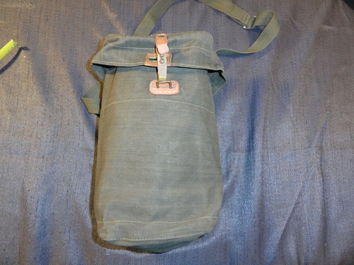 VTG DUTCH ARMY MILITARY MODEL K K52 MASK BAG WATERPROOF POUCH w/STRAP LD 2810