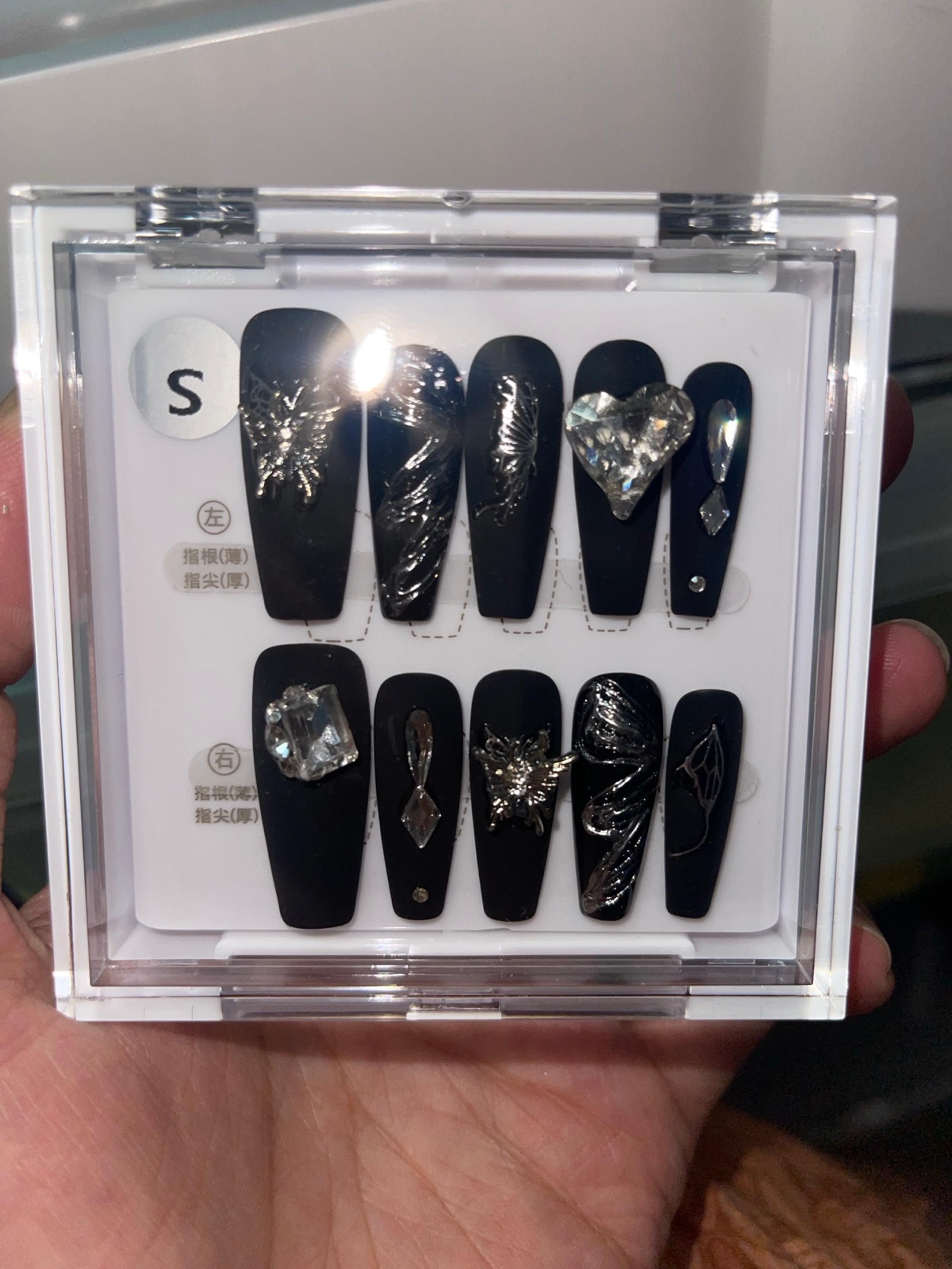 PRESS ON NAILS