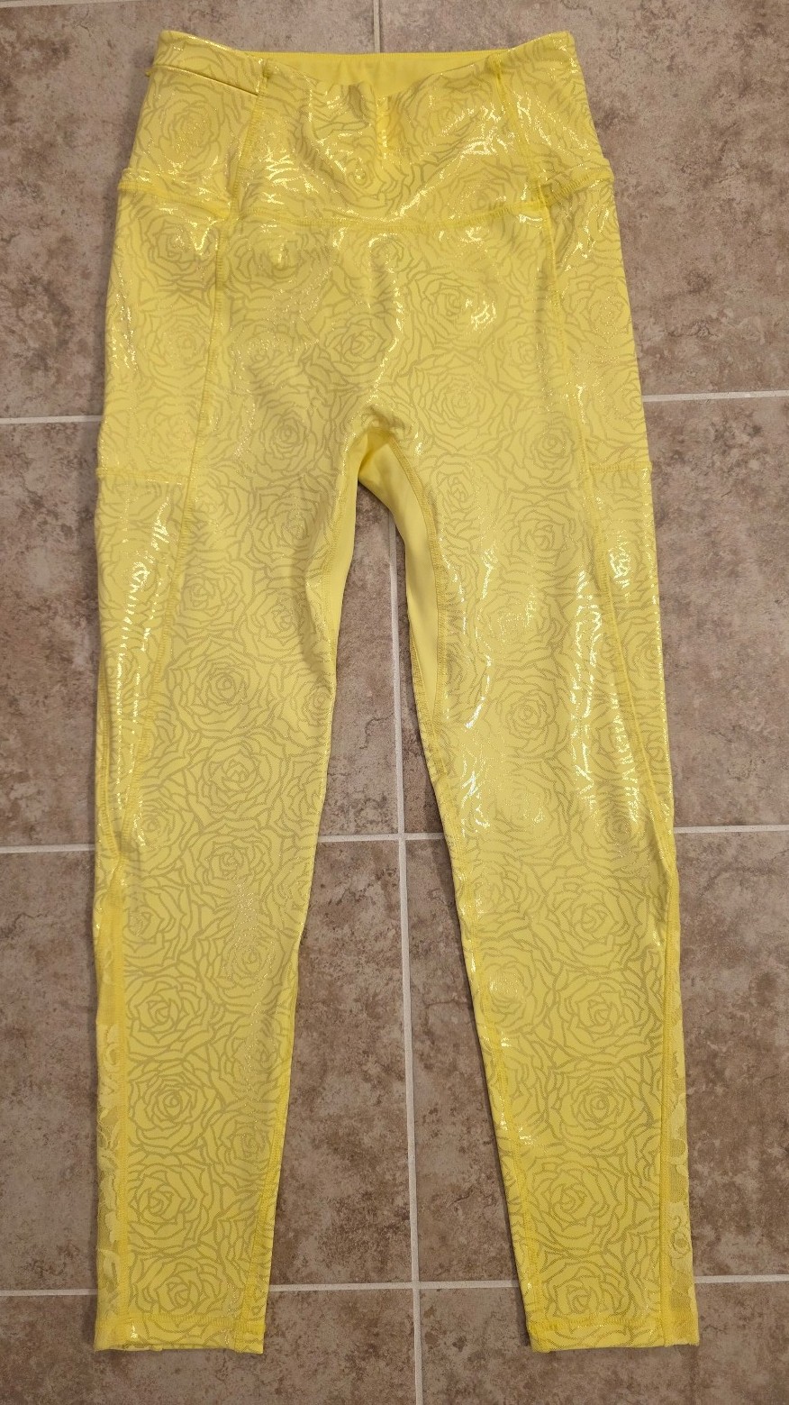 NWOT Crowned Athletics Enchanted Rose Leggings, Size Medium