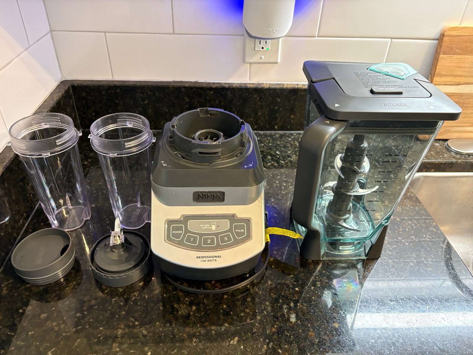 Ninja Professional Blender 1100-Watt, 72 Oz Crushing Pitcher , (2) 16 Oz Cups