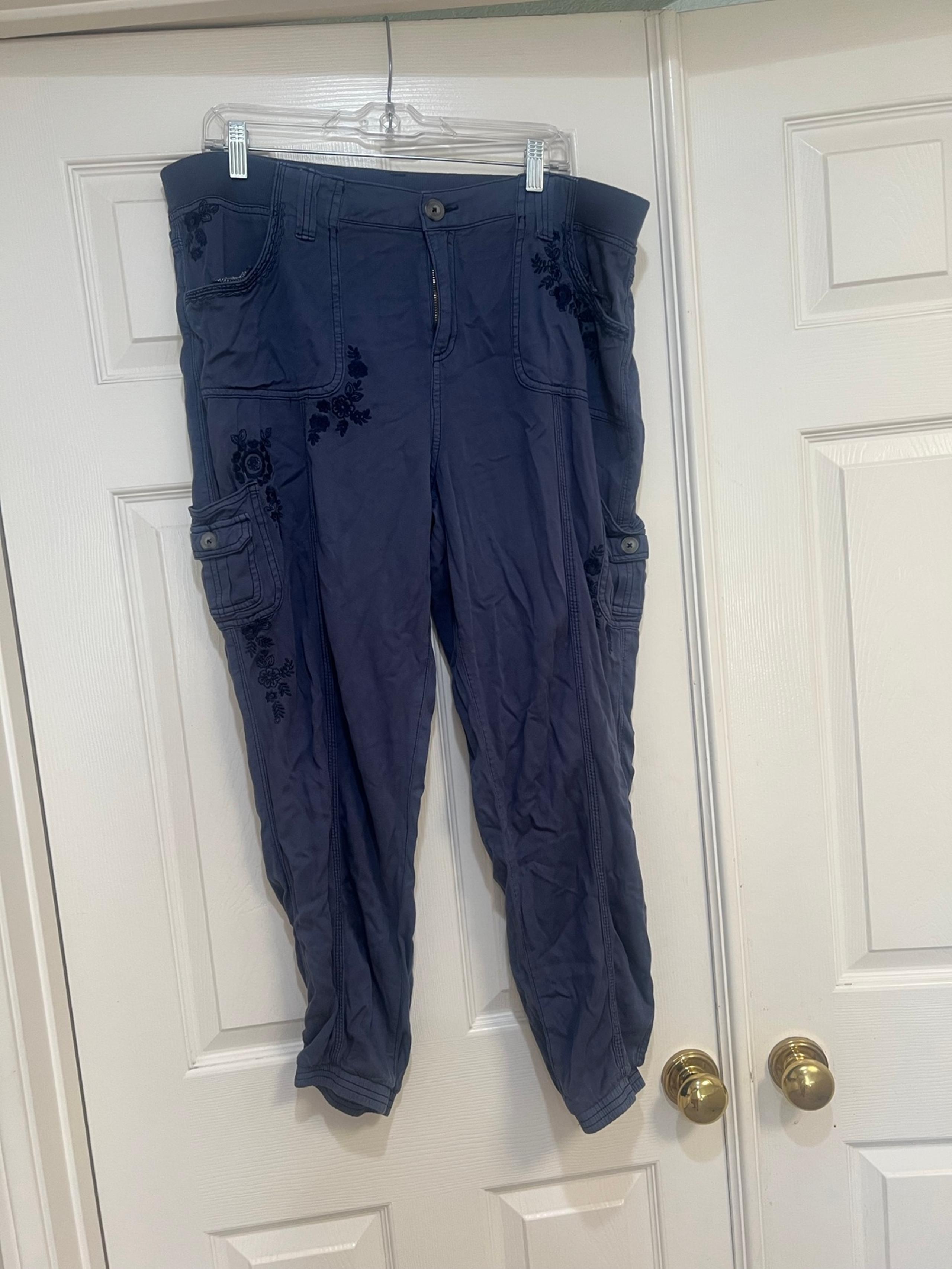 KNOX ROSE Women’s Jogger Pants Blue Embroidered Flowers cargo pants Size XL