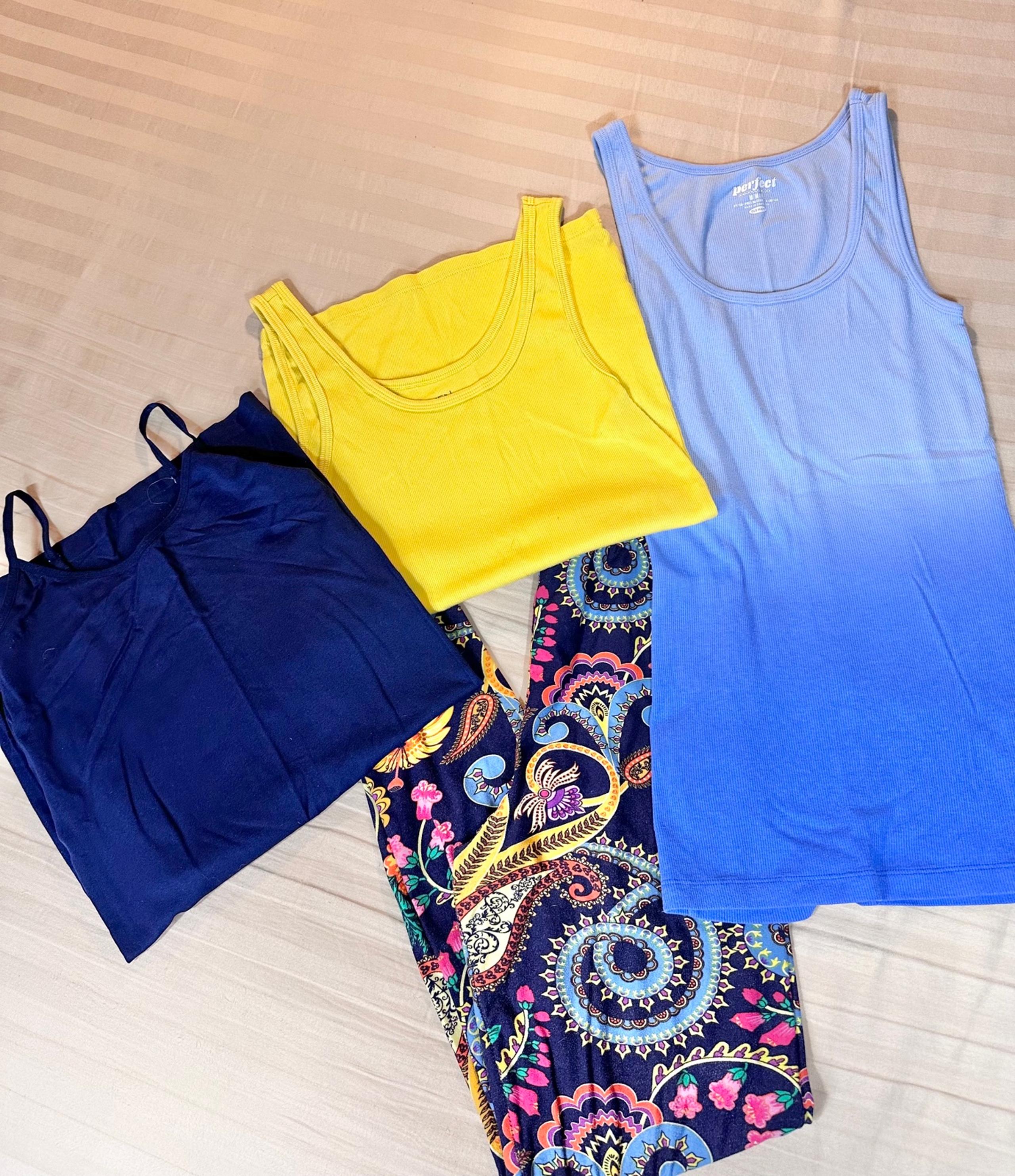 LOT of 4 Leggings (OS) Blue Ombré Tank (M) Yellow Tank (M) Navy Blue Tank (OS)