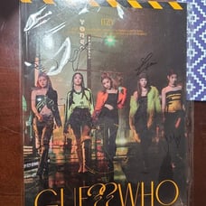 All member signed Itzy album