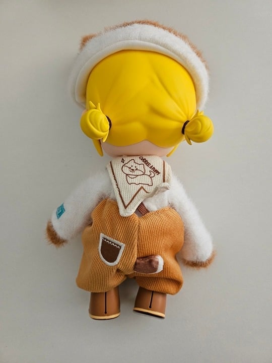 Pop Mart Molly Hugging 1/8 Action Figure | eBay