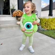 Costume