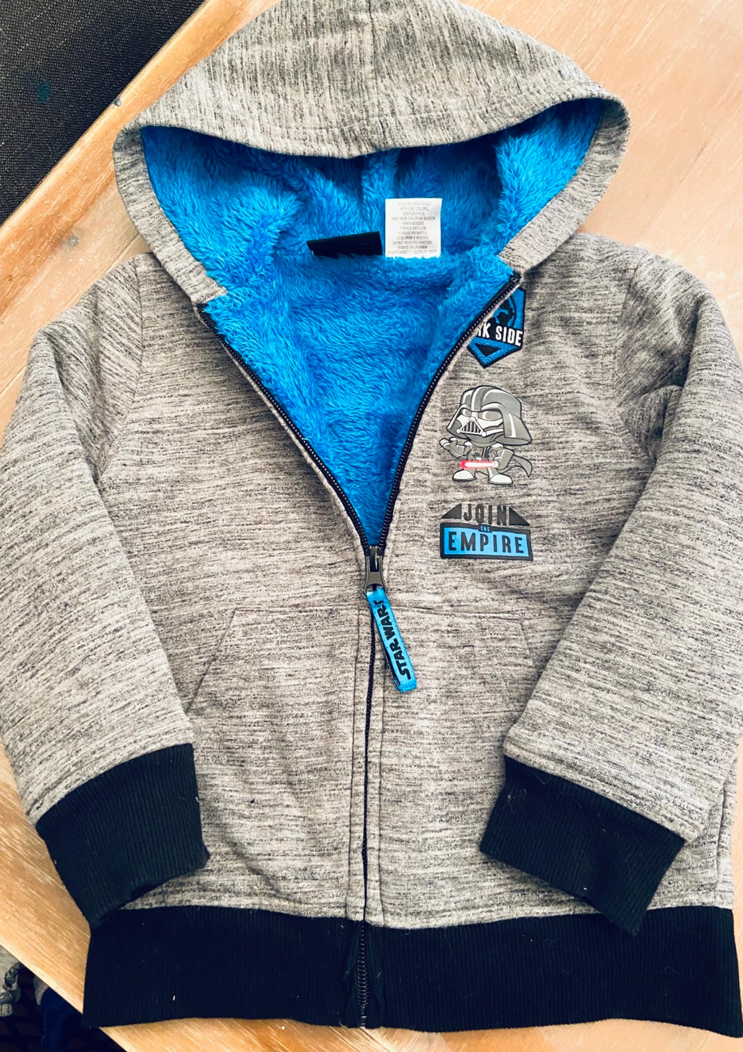 Starwars hoodie with thick blue faux fur size 4t toddler