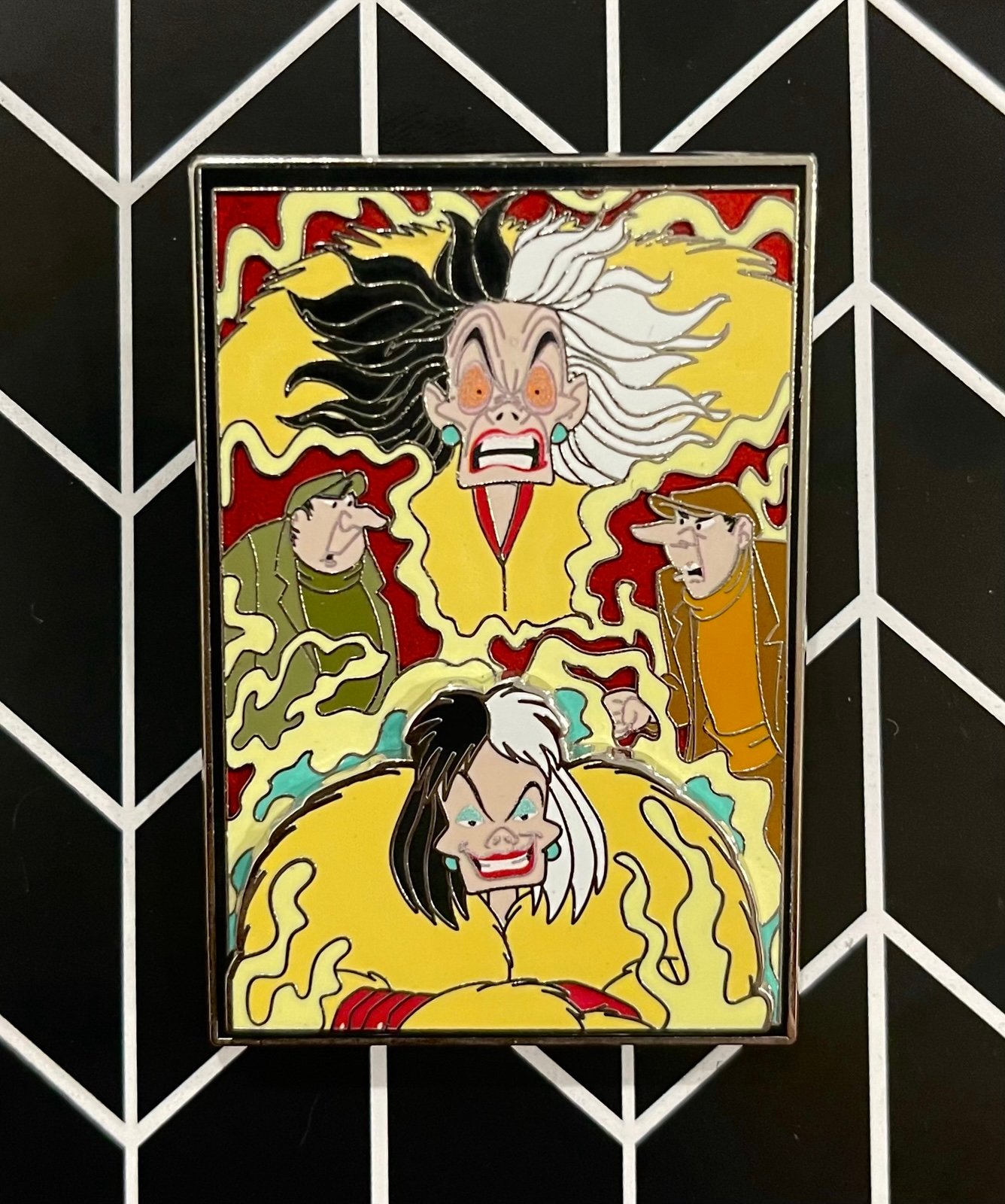 Disney Parks 2022 Transformation Villains Cruella deVil LE 2750 Pin