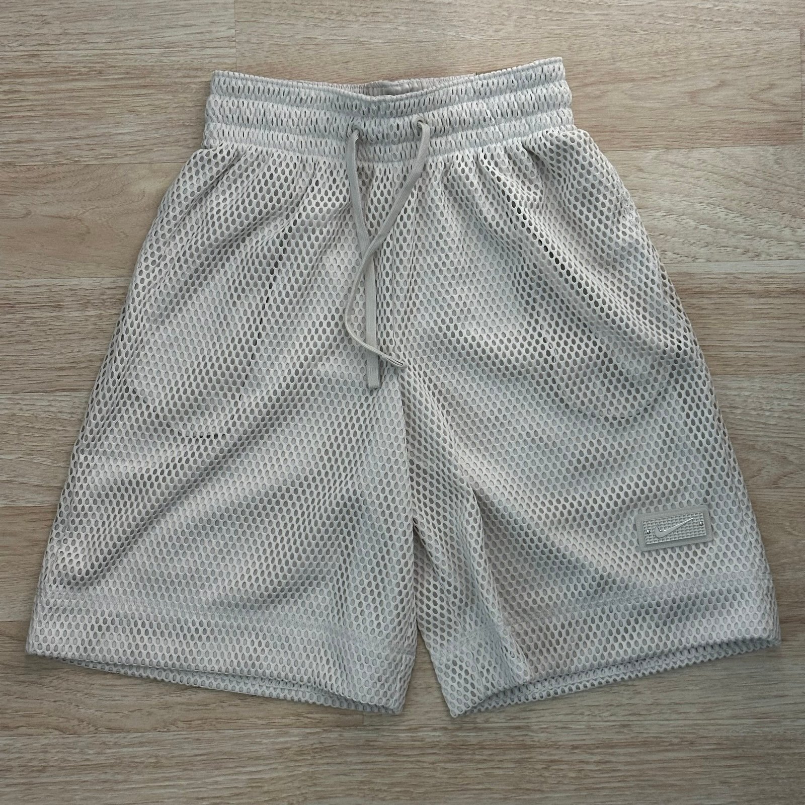 Size S - Nike Dri-FIT Devin Booker Basketball Shorts Tan Mesh HJ3901-104 (New)